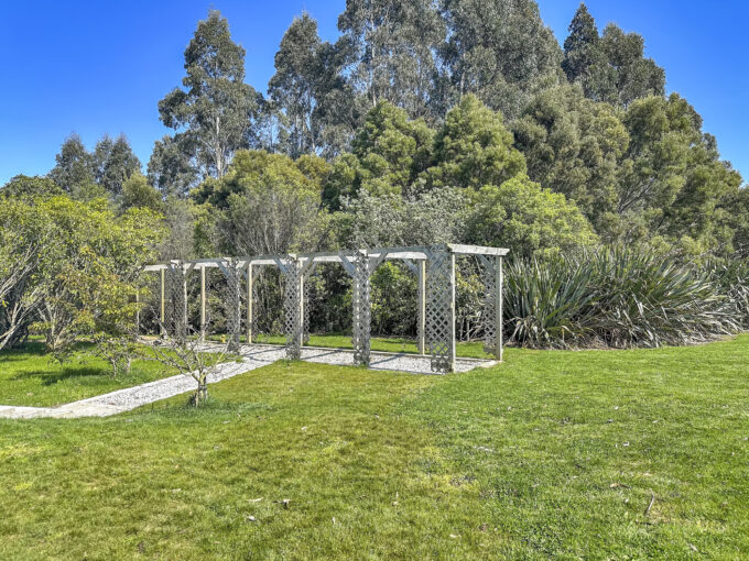 Harakeke Retreat Pergola